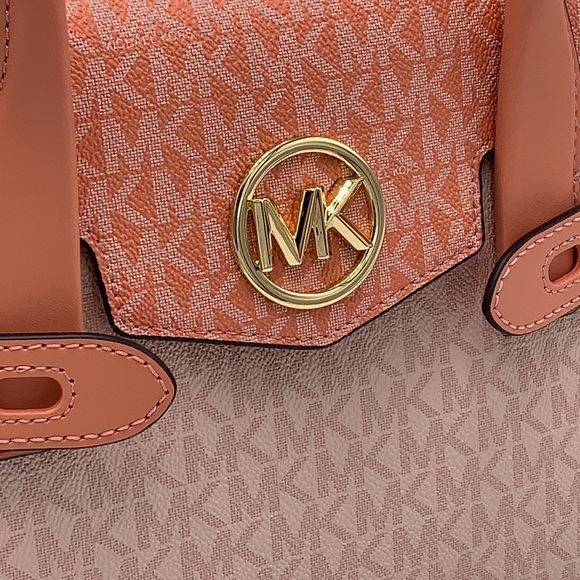 MICHAEL KORS
Carmen Medium Color-Block Logo Satchel color SHERBERT Multi - Picture 15 of 16